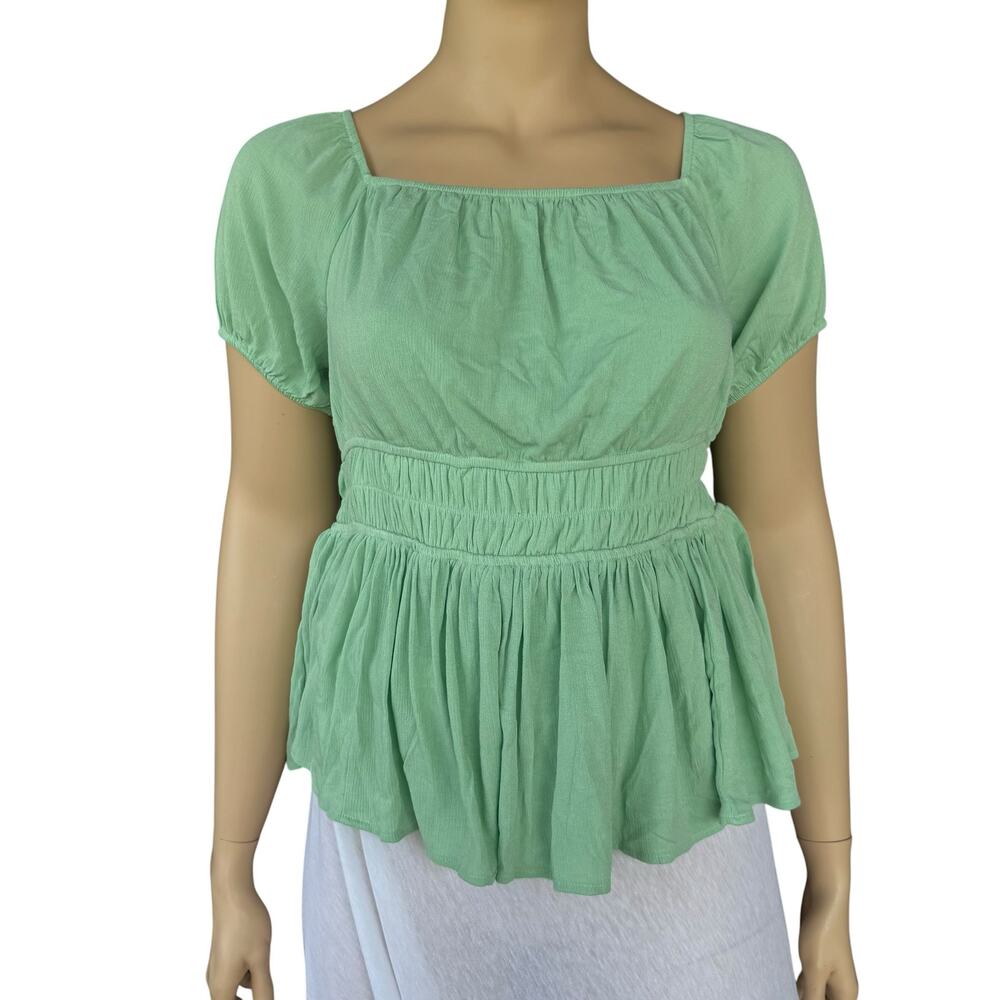 Torrid Size 1 1X Green Crinkle Gauze Lace Up Back Square Neck Peplum Top NWT